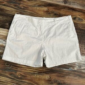Vineyard Vines Women's White Shorts